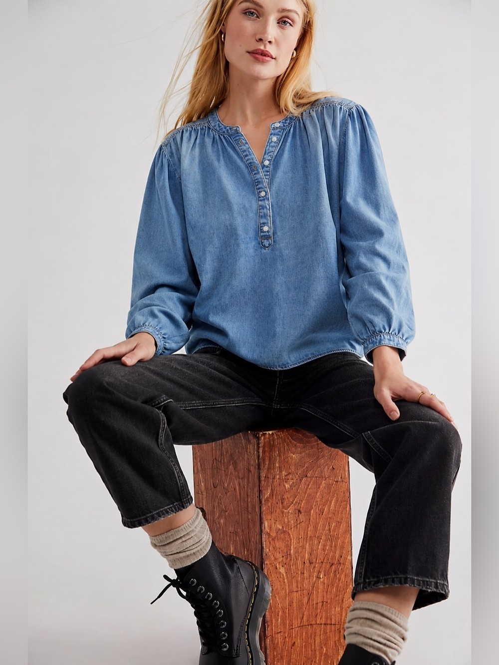 Habitual High-Low Denim Shirt Paloma Light Wash Button Top | Size M